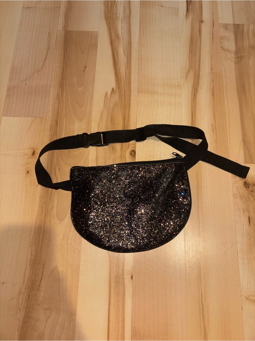 Black Glitter Waist Bag - Stylish Hands-Free Belt Bag - Picture 4 of 4